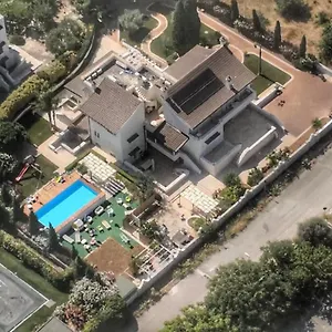 Casa Torre Di Specchio Con Piscina Bari