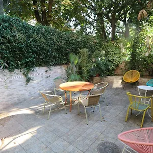 https://coconut-hostel.it-lombardy.com